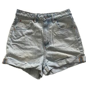H&M DIVIDED Women’s Light Wash Denim Shorts - Size 6